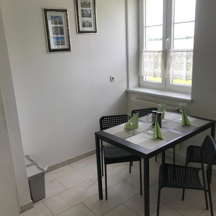 Lg Living Apartment Штоккерау Экстерьер фото